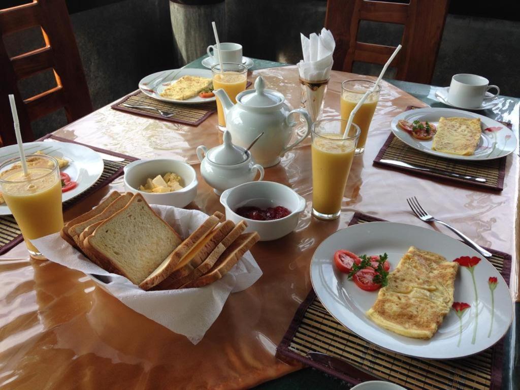 Avon Villa Хіккадува Екстер'єр фото