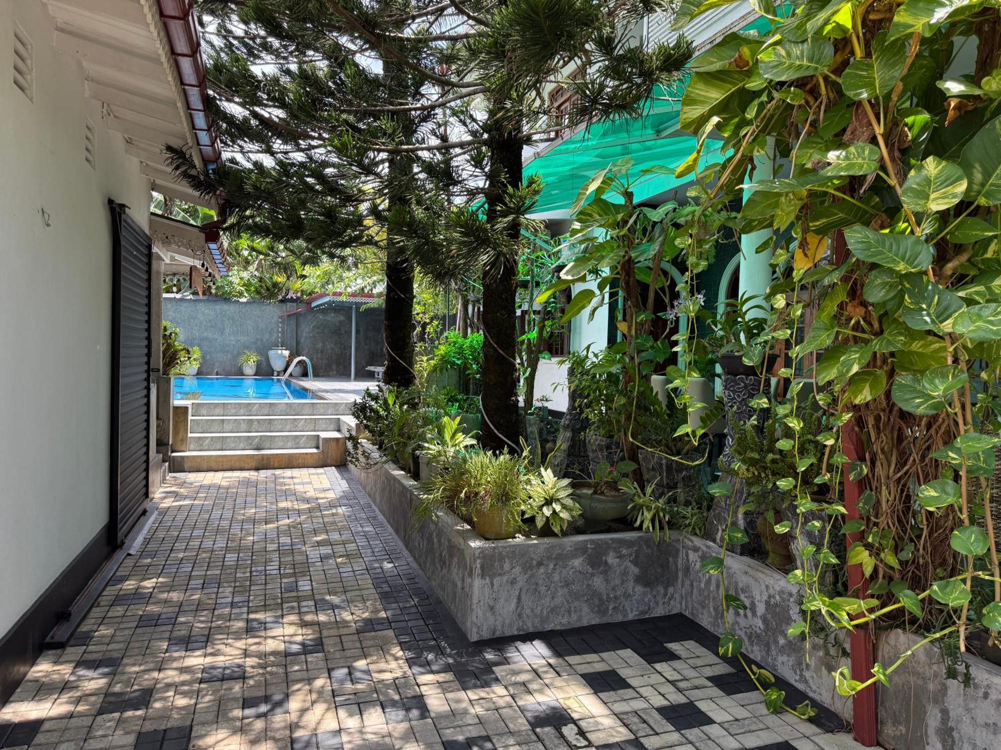 Avon Villa Хіккадува Екстер'єр фото