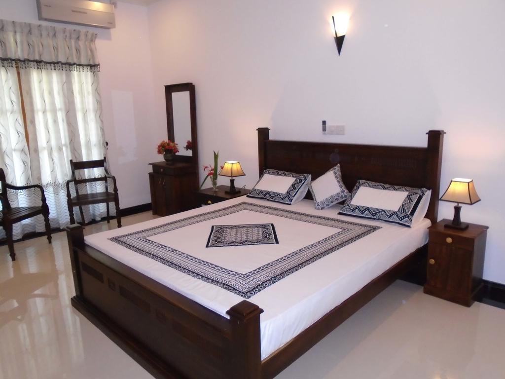 Avon Villa Хіккадува Номер фото