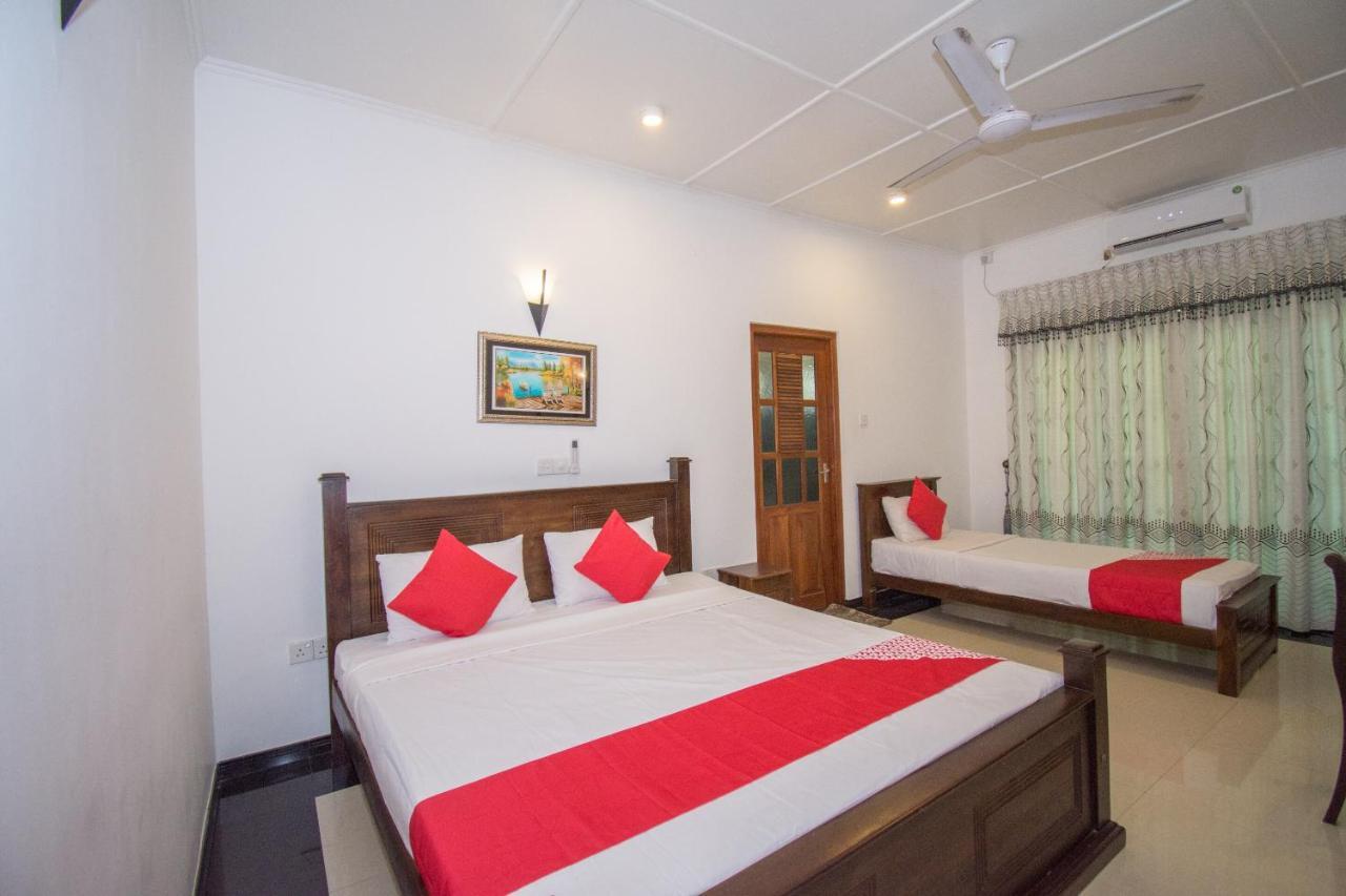 Avon Villa Хіккадува Номер фото